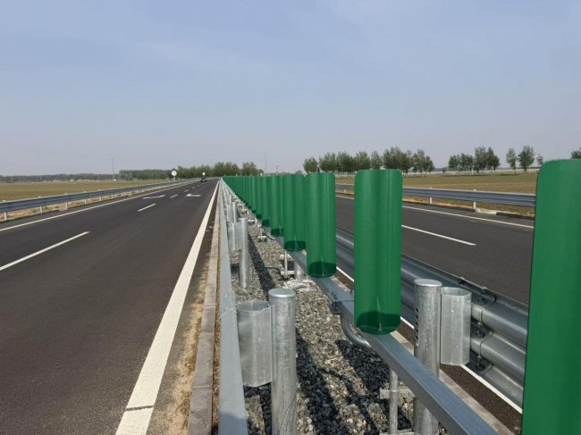 从高速公路到乡村公路，山东冠县泽通交通提供全场景波形护栏解决方案