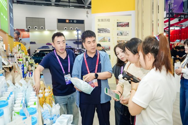 从品质场景到源头好物 华润万家丝博会首次亮相展现全链路品质实力