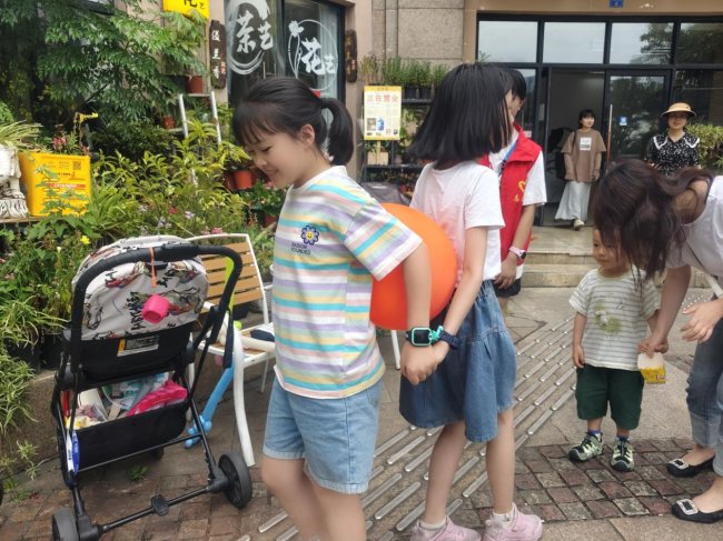 牛沙路社区举办“童心同行，安全‘童’享”嘉年华 50组亲子共度别样六一