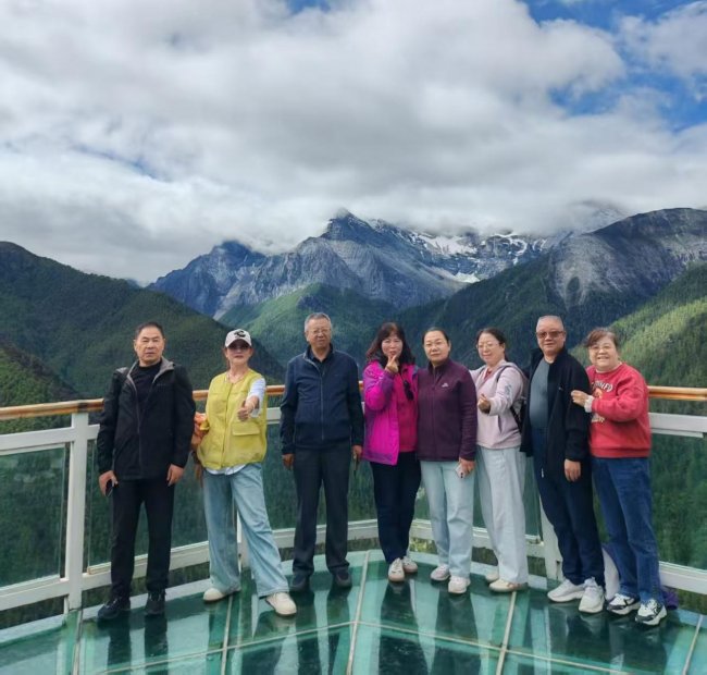 西青旅国旅行社阿拉善左旗旅行社分公司获2026阿拉善盟首届《最具口碑旅行社》评选活动冠军