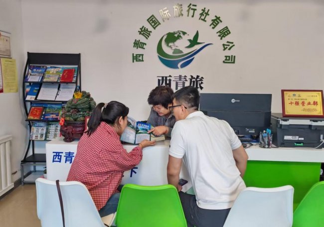 西青旅国旅行社阿拉善左旗旅行社分公司获2026阿拉善盟首届《最具口碑旅行社》评选活动冠军