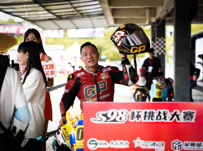 高温暴雨双重考验｜速搏GP车队征战2026玛吉斯S98超级摩托车赛斩获佳绩
