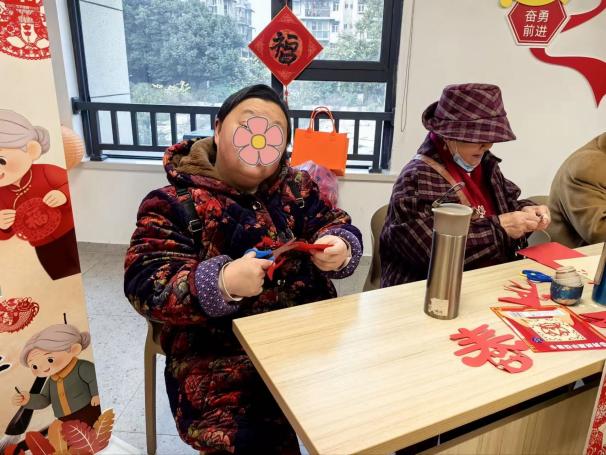 “1+5+N”赋能银龄生活，社区学堂绘就养老新图景
