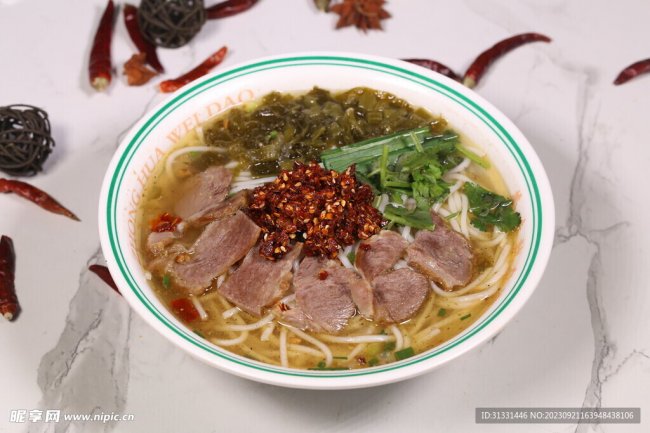 一碗贵州羊肉粉，暖透岁月烟火香