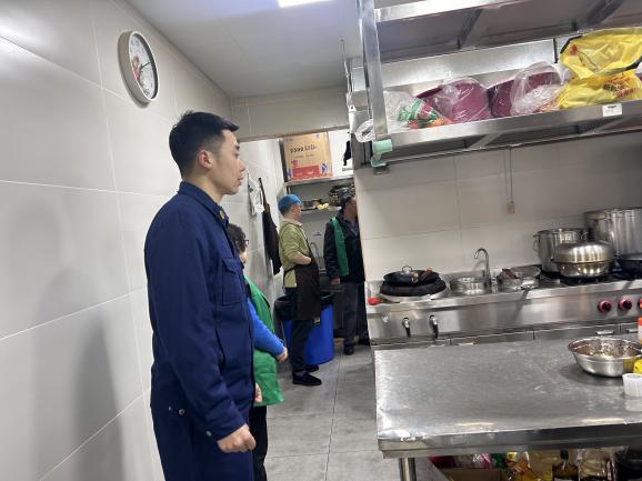 八里庄社区“消防志愿同行 筑牢安全防线”巡查第14张