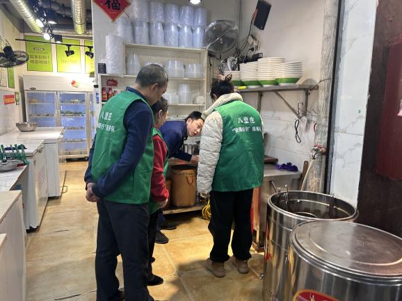 八里庄社区“消防志愿同行 筑牢安全防线”巡查第18张