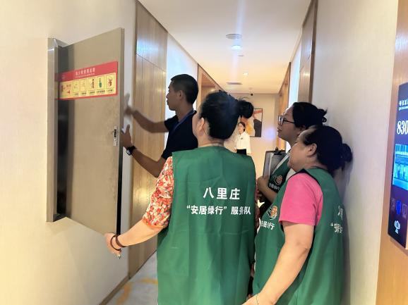 八里庄社区“消防志愿同行 筑牢安全防线”巡查第3张