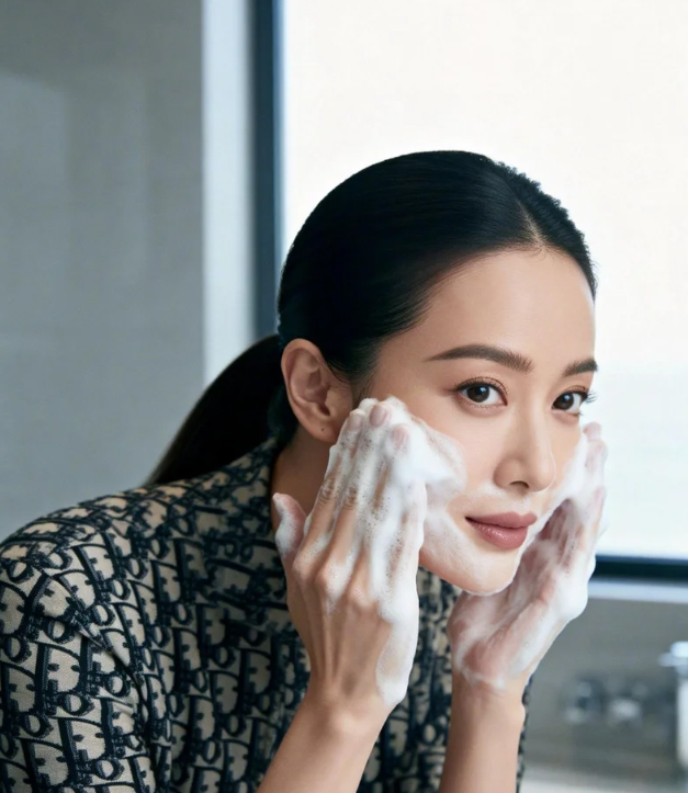 2026年女士洗面奶怎么选择？从成分到功效的全方位选购指南(图1)