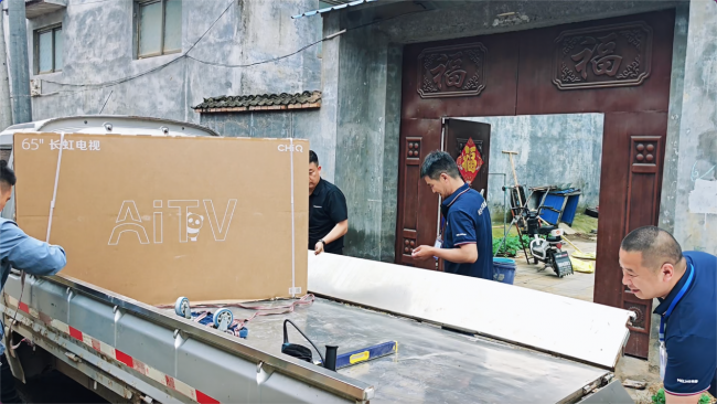 河南一住户家中起火，电视还能点亮：30万网友点赞“抗造”