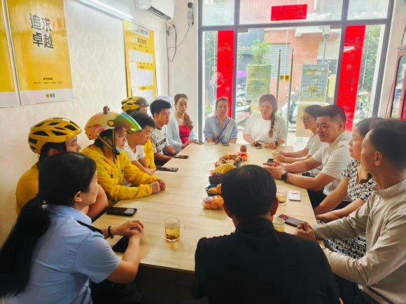 暖“新”聚合力，奋进新征程——崇义县“小个专”党委开展庆祝“七一”系列活动
