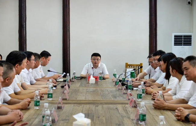 传承红色基因 汲取奋进力量 泰州永安洲镇党委理论学习中心组赴苏北党校旧址开展现场研学