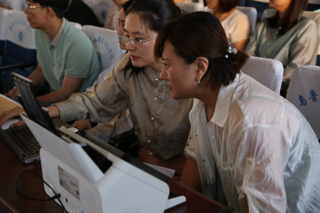 这所学校的课，连新疆的老师都在“围观”——紫光摩度如何让教育跨越山海