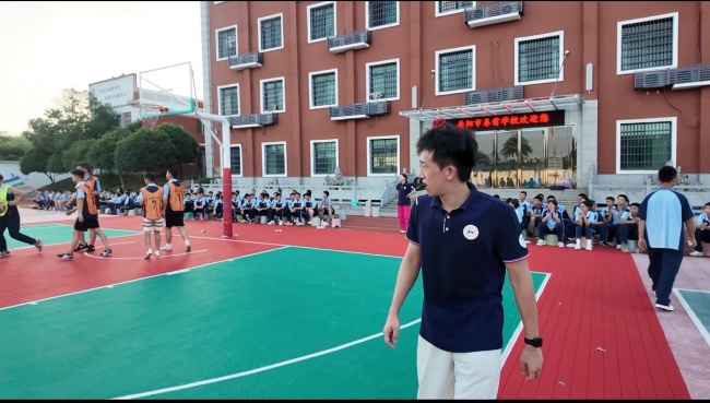 执裁赛场传温情体育护航少年成长——致知力行实践团参与春雷学校校园篮球赛(图2)