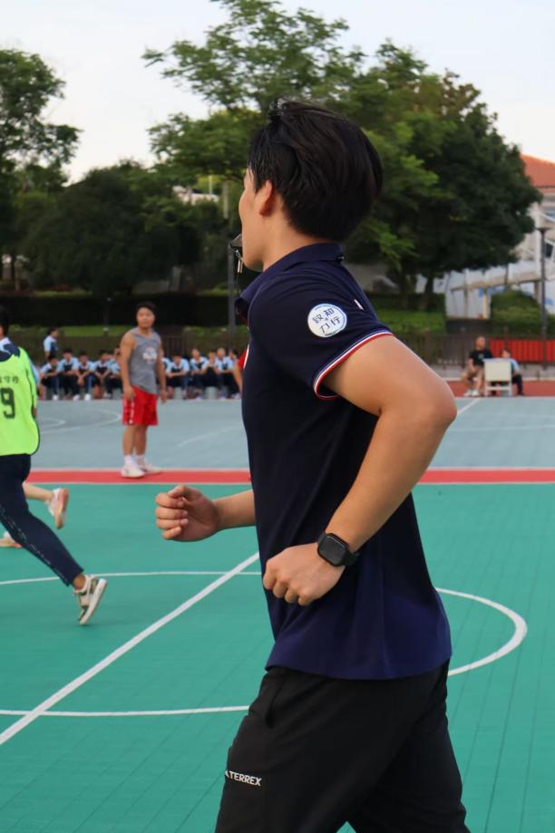执裁赛场传温情体育护航少年成长——致知力行实践团参与春雷学校校园篮球赛(图3)