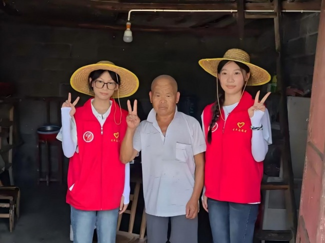 三下乡 | 青春叩门，赴一场与暮年的相遇