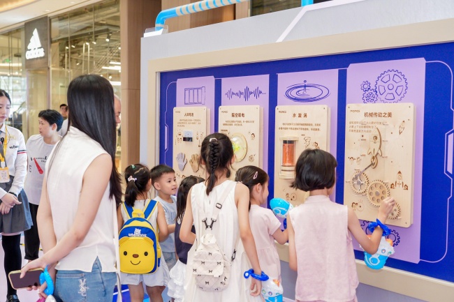 悦汇城联合奈尔宝打造Nelly「奇妙探索季」全国首展，重构城市暑期亲子新地标