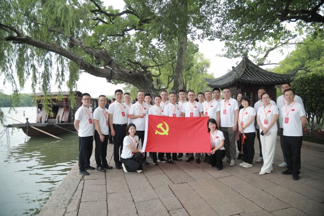 赓续红色血脉 树牢正确政绩观