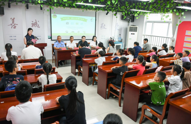 泰州市永安洲镇“青仔公益暑托服务”启航：为青少年暑期成长“充电赋能”
