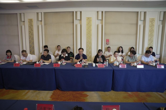 “驼奶品质控制和精深加工关键技术研发”项目启动会召开