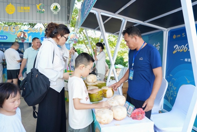 “榴”住夏天！育才特色农产品市集+榴莲嘉年华，解锁“热带风情”新玩法
