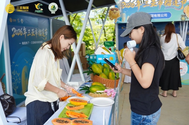“榴”住夏天！育才特色农产品市集+榴莲嘉年华，解锁“热带风情”新玩法