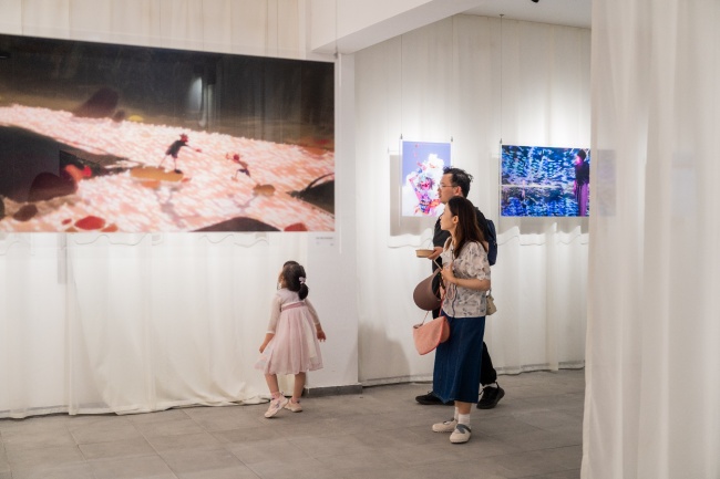 一场展览，16所院校、300件作品 濮院时尚古镇如何成为青年创作孵化场