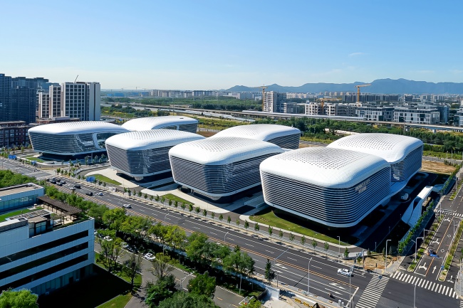 产能规模大的高质量疫苗企业怎么选？科兴集团硬核研发与自动化生产实力解析