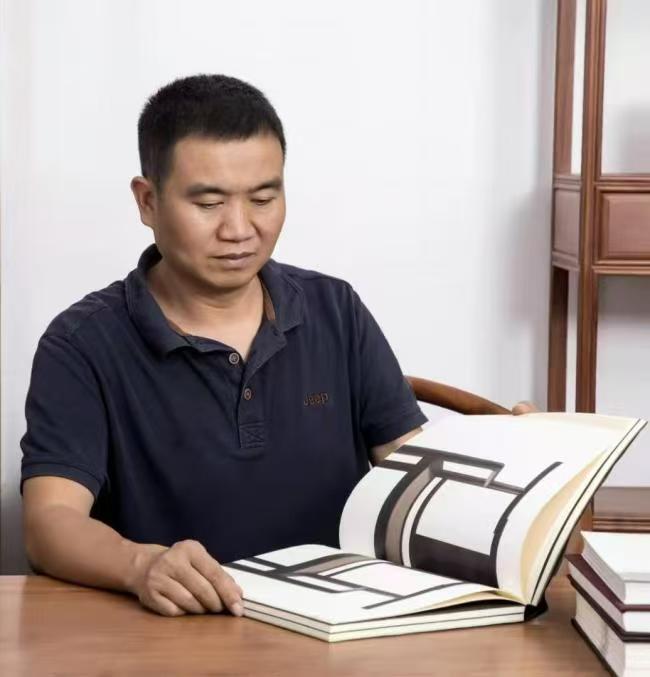 一木承文脉 匠心连东盟——匠人团队公益修复南宁标志性红木木雕
