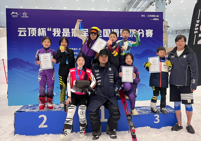 四年雪道逐梦：上海双胞胎兄弟的冰雪成长答卷