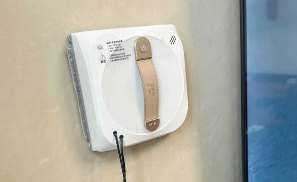 智能洗窗机器人哪个牌子好?2026热门擦窗机器人十大品牌排行榜推荐,高层家庭清洁指南