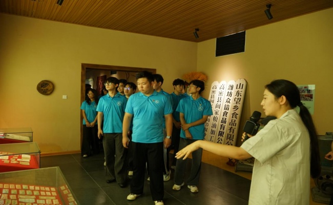 麦香兴业，甘蓝出彩 ——“探鸢都智农兴乡