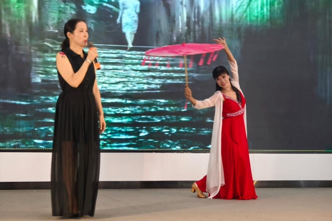 爱情之都再次唱响爱情赞歌——高新区（滨江）七夕浪漫诗歌分享会圆满举行  文/ 通讯员 钱德金