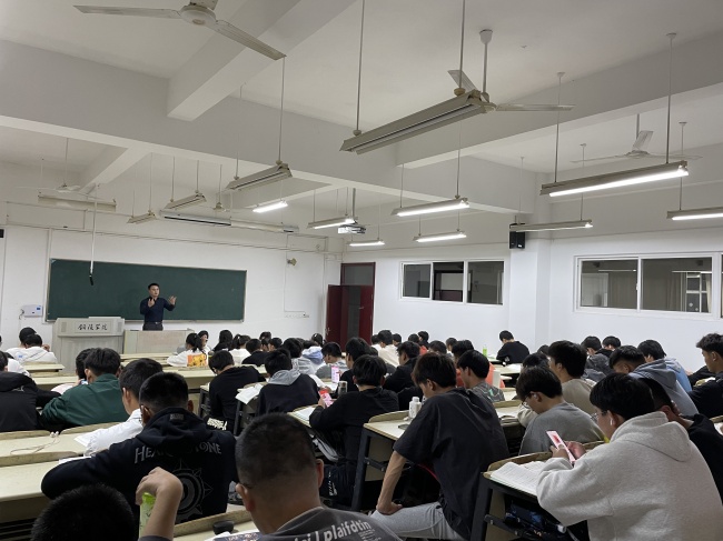 南审考研面授班里的证书升学平衡术