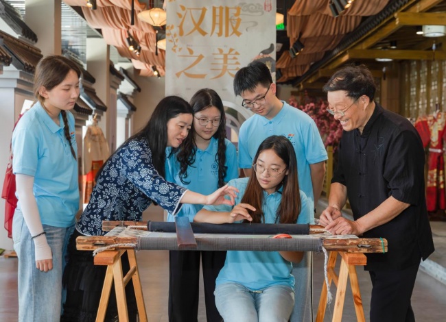 探访盐阜：读懂青年守护本土非遗的乡土答卷