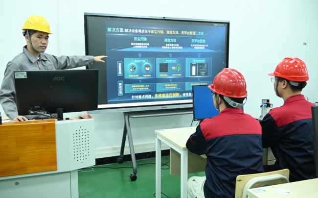 广州南洋理工职业学院驭光先锋团队入局千亿光伏运维赛道，推出一体化智能清扫运维方案