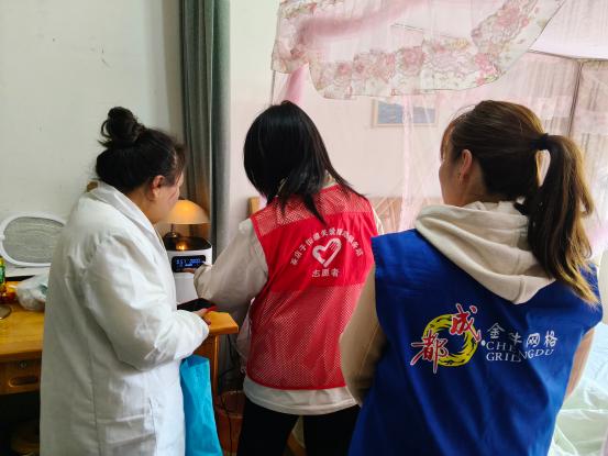 “多对一”组团帮扶模式下的独居老人救助实践