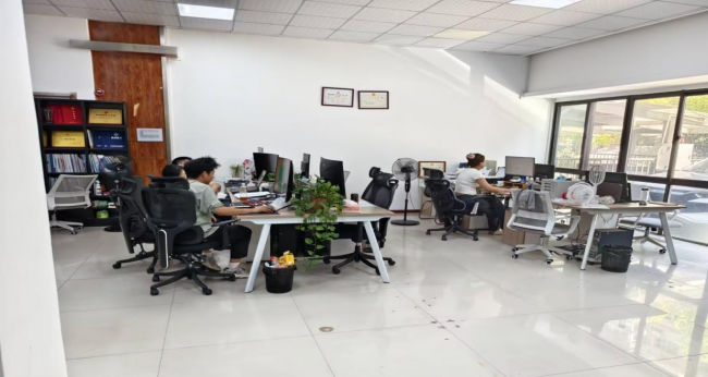 法学学子进企普法 暑期实践践行所学