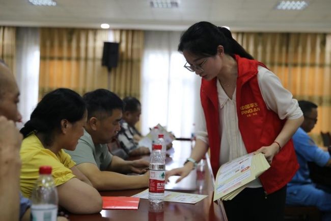 警企联动进厂区，安全宣教护出行——平安产险建德支公司联合多部门开展厂区安全科普公益活动