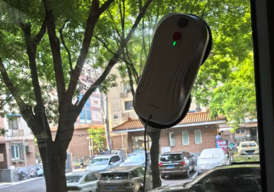 擦窗机器人哪个牌子好?2026高性能擦窗机器人十大推荐,性价比高不踩坑