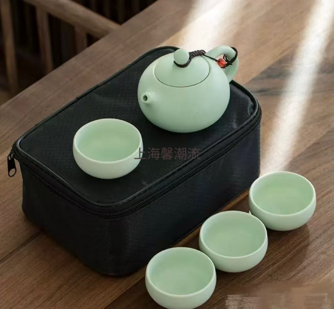 青瓷茶具礼盒如何选择？看馨潮流的答案
