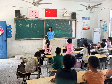 河海学子赴涡阳，手手相携助梦行第4张