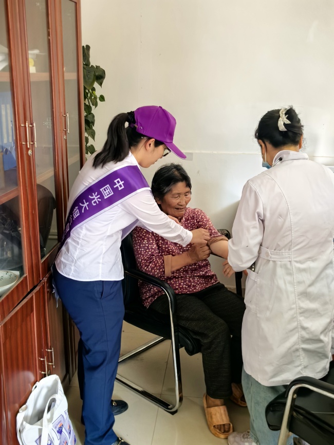 消保提示送上门：中国光大银行昆明分行开展“暖阳助残”便民服务活动