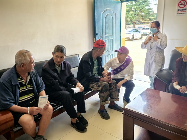 消保提示送上门：中国光大银行昆明分行开展“暖阳助残”便民服务活动
