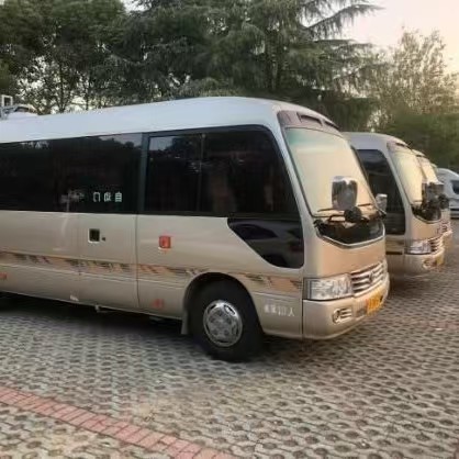 问：在国内租大巴车做团建，旅游，有哪些好的正