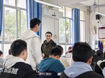 明德兴教·致敬师者｜这个教师节，我们把敬意送到乡村教师身边