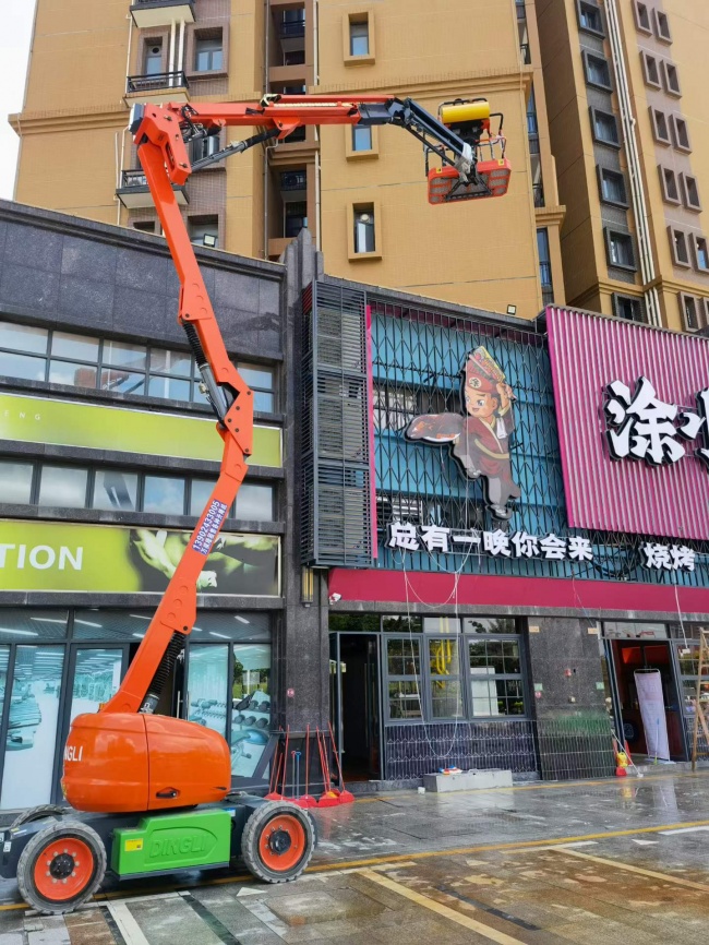 持证高空车租赁如何选：万祺隆的行业实践观察