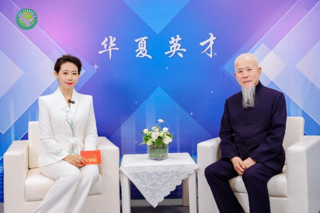 丛茂滋受邀出席第八届大健康产业高质量发展大会，以“心身灵三元一炁整体调理疗法”诠释大医精诚