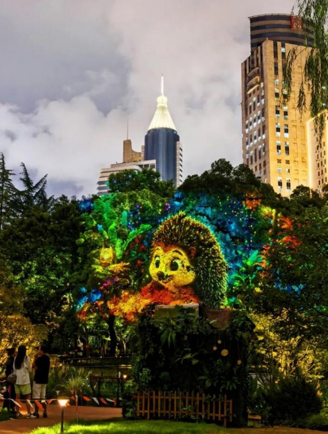 对话百年古树，漫步光影花路：丽业光电携沉浸式AI光影艺术亮相第三届上海国际光影节