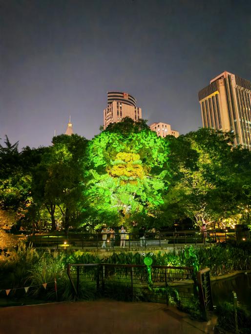 对话百年古树，漫步光影花路：丽业光电携沉浸式AI光影艺术亮相第三届上海国际光影节