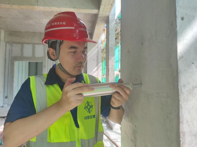 毫米打基础 匠心保安全--中交建设者用毫米级较真守牢工程质量生命线